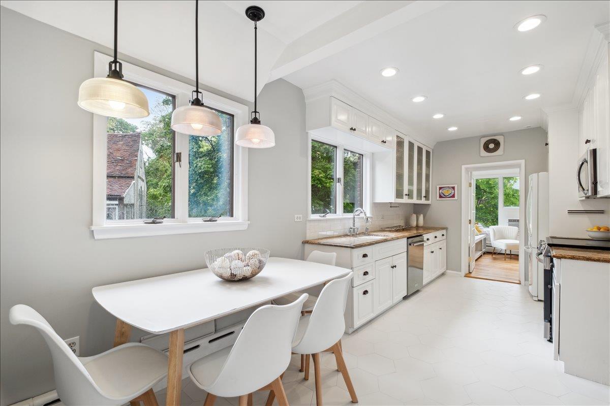 89 Taymil Road, New Rochelle, New York image 6