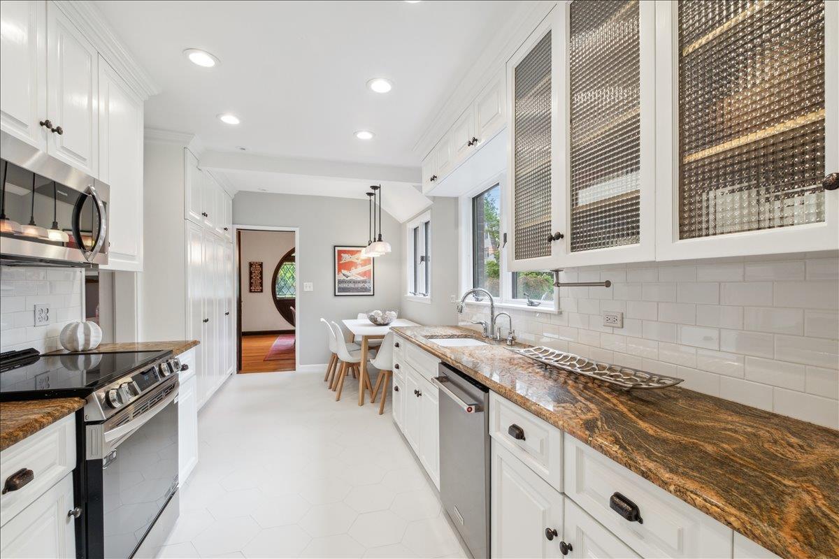 89 Taymil Road, New Rochelle, New York image 5