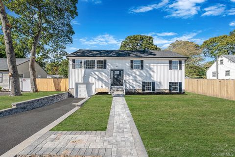 Photo of 31 Harrison Drive, Shirley, NY 11967 (MLS # 924926)