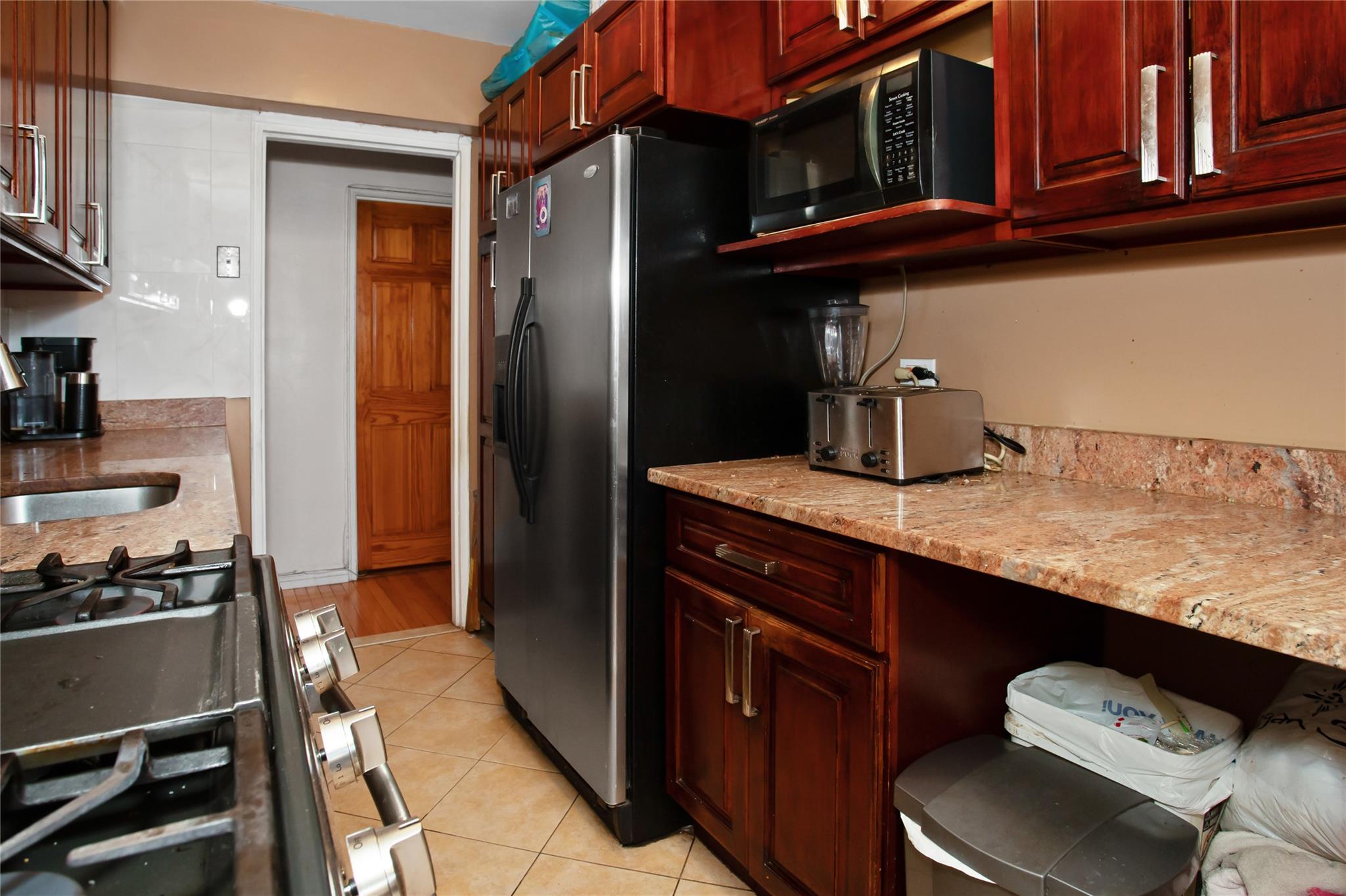 83-37 Saint James Avenue 2R