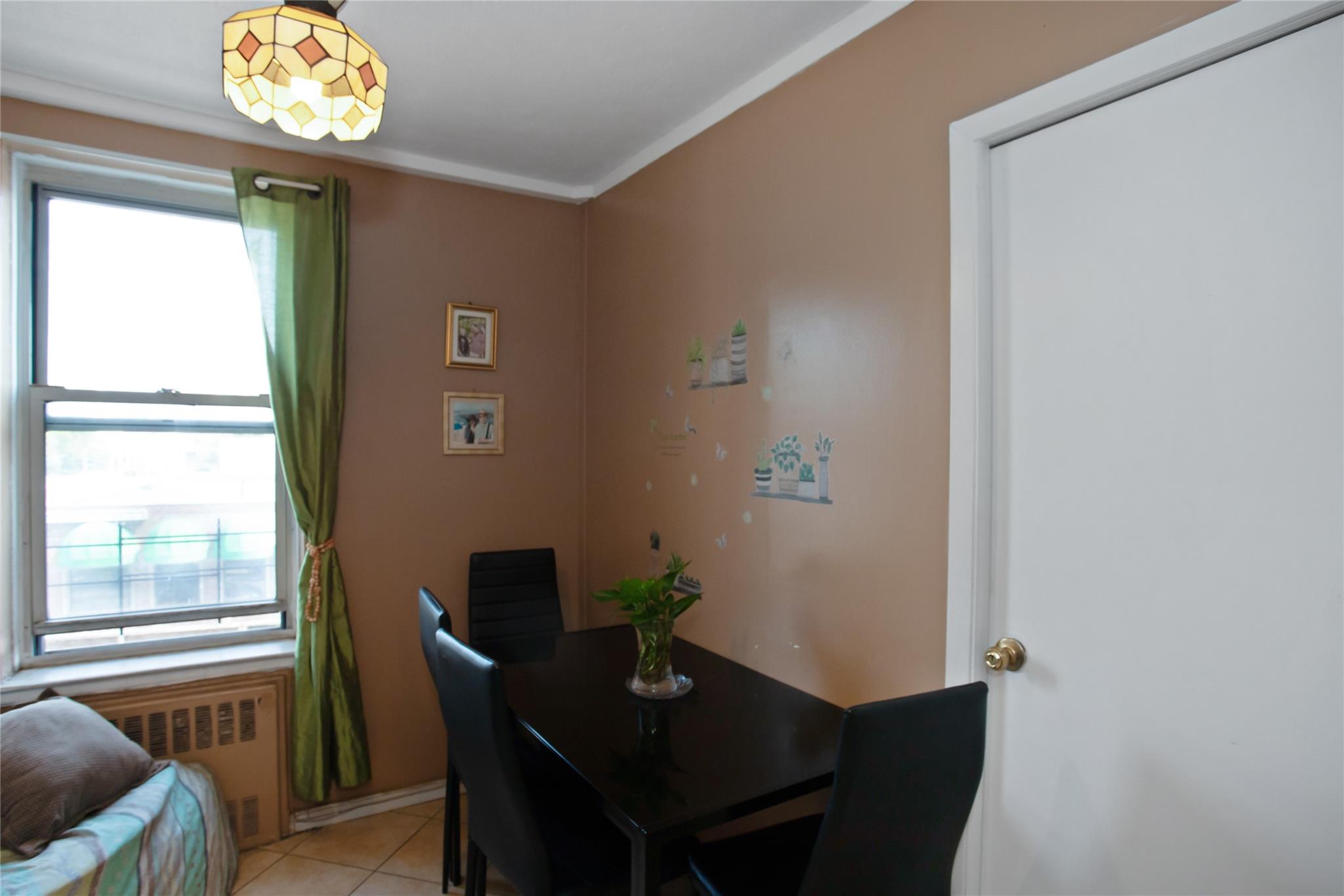 83-37 Saint James Avenue 2R