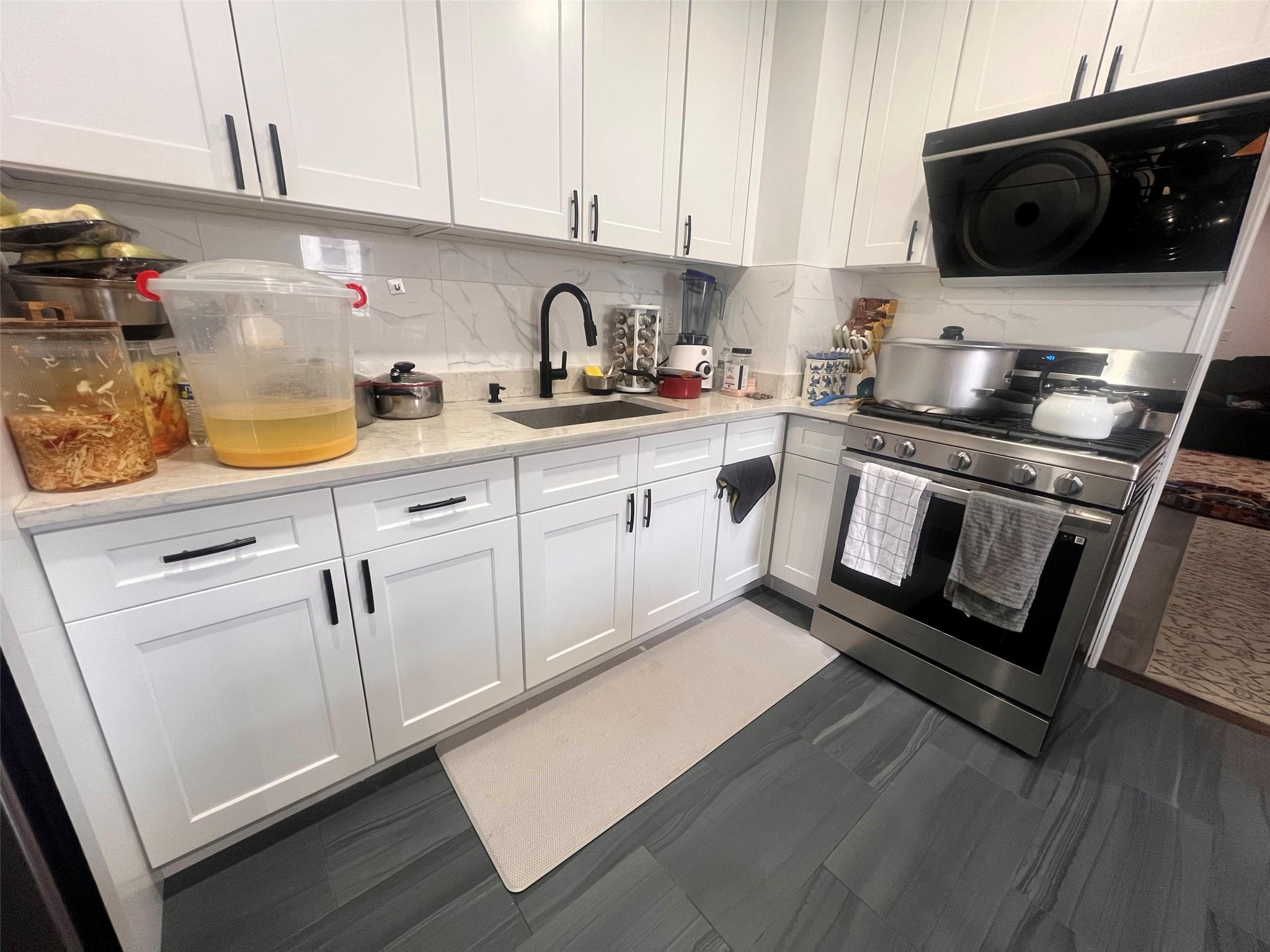 6-12 127 Street, Flushing, New York image 6