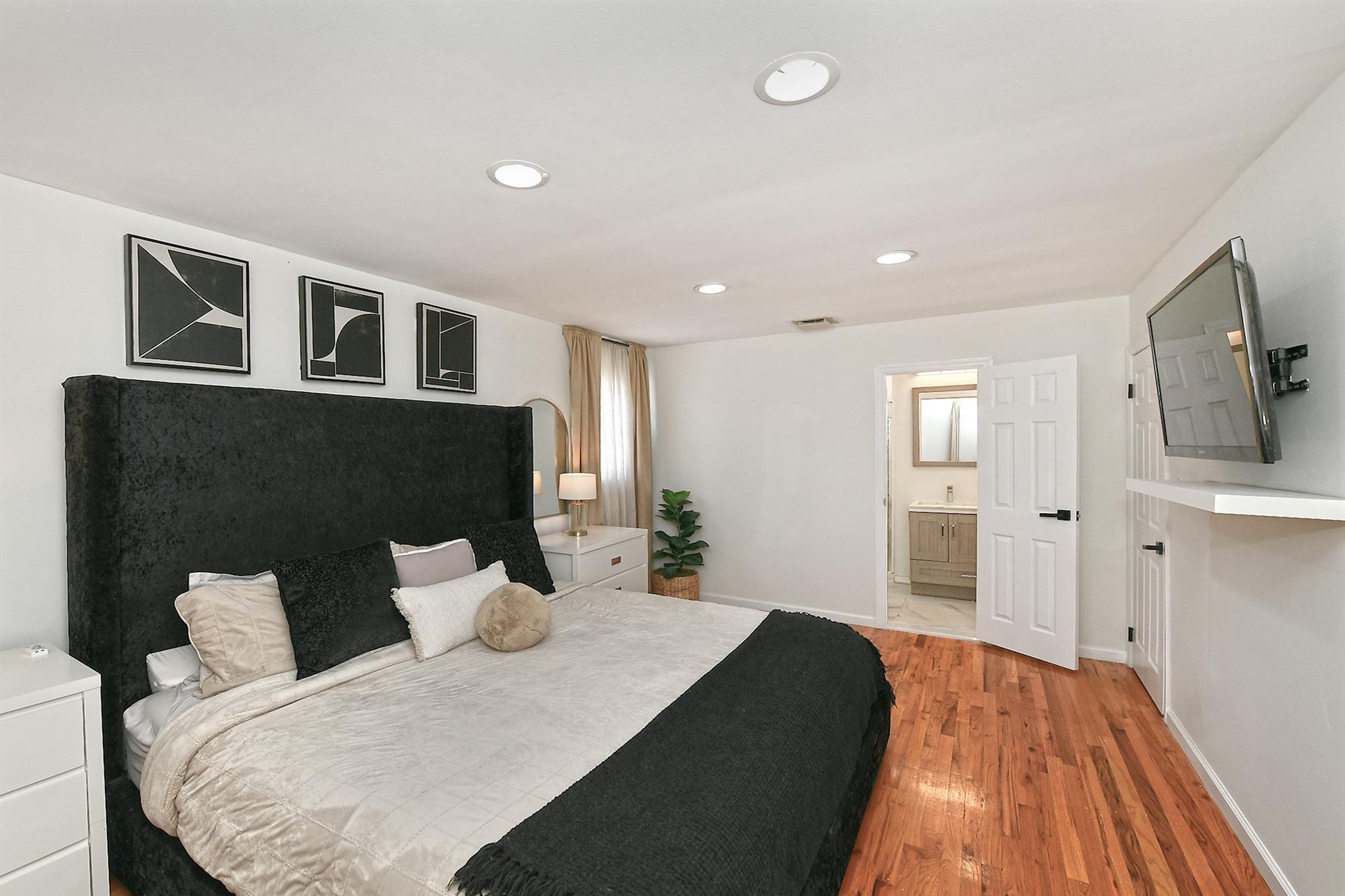 45 Longworth Avenue, Dix Hills, New York image 26