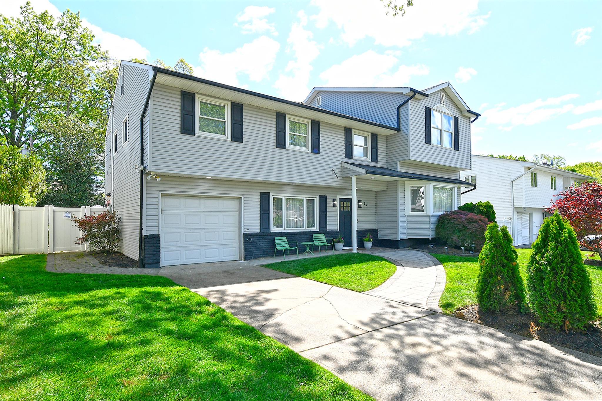 45 Longworth Avenue, Dix Hills, New York image 2