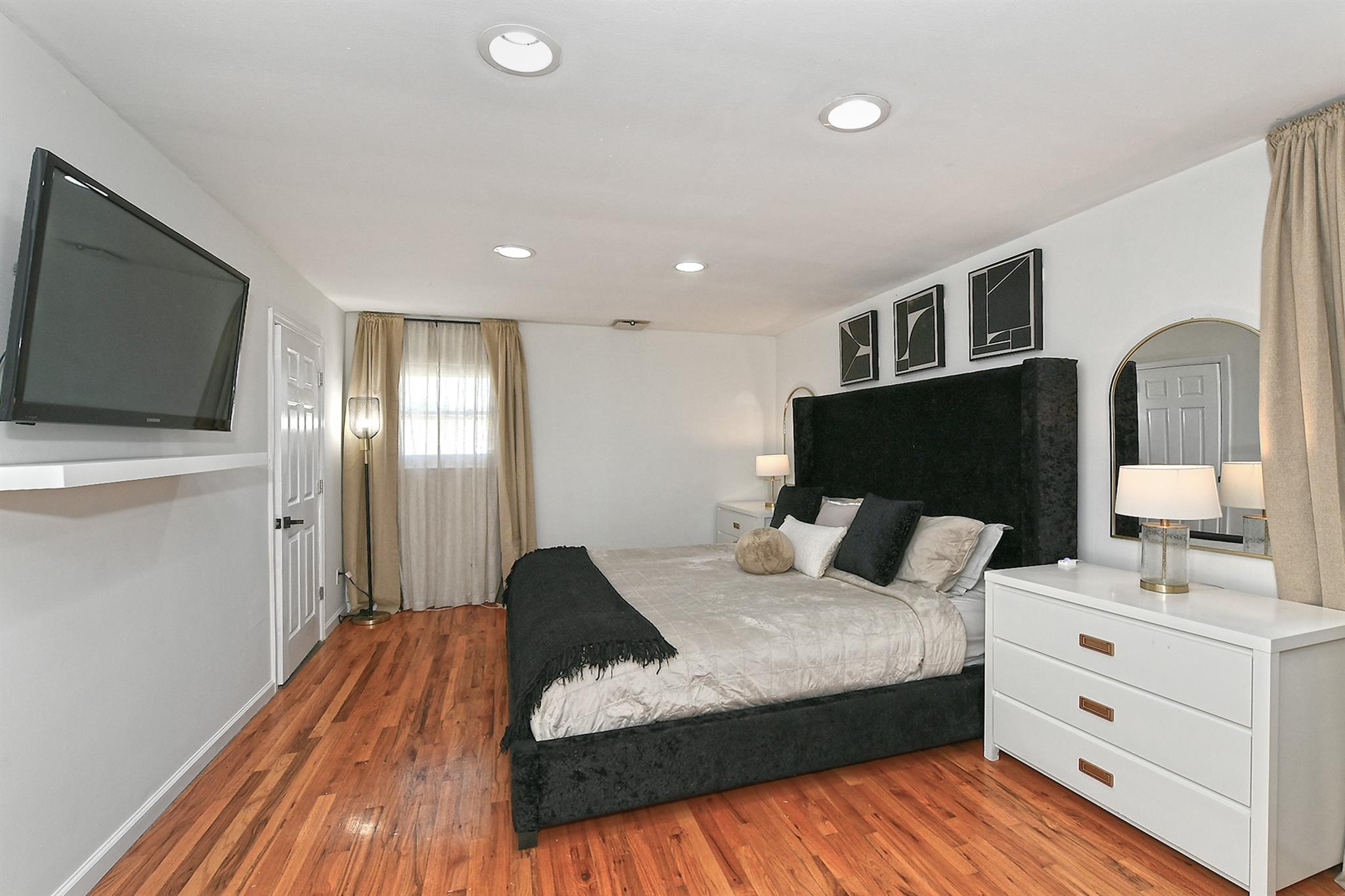 45 Longworth Avenue, Dix Hills, New York image 24