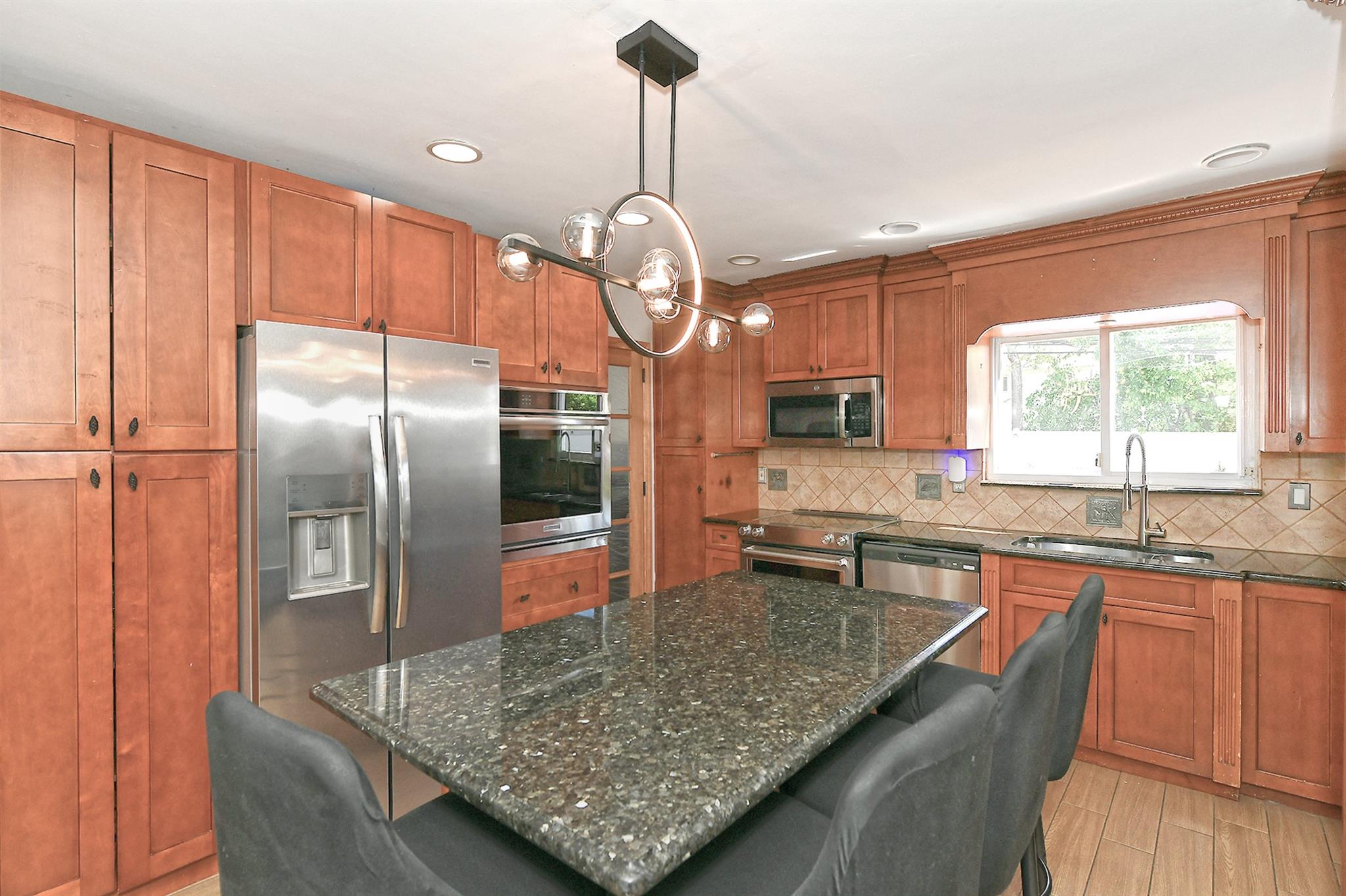45 Longworth Avenue, Dix Hills, New York image 14