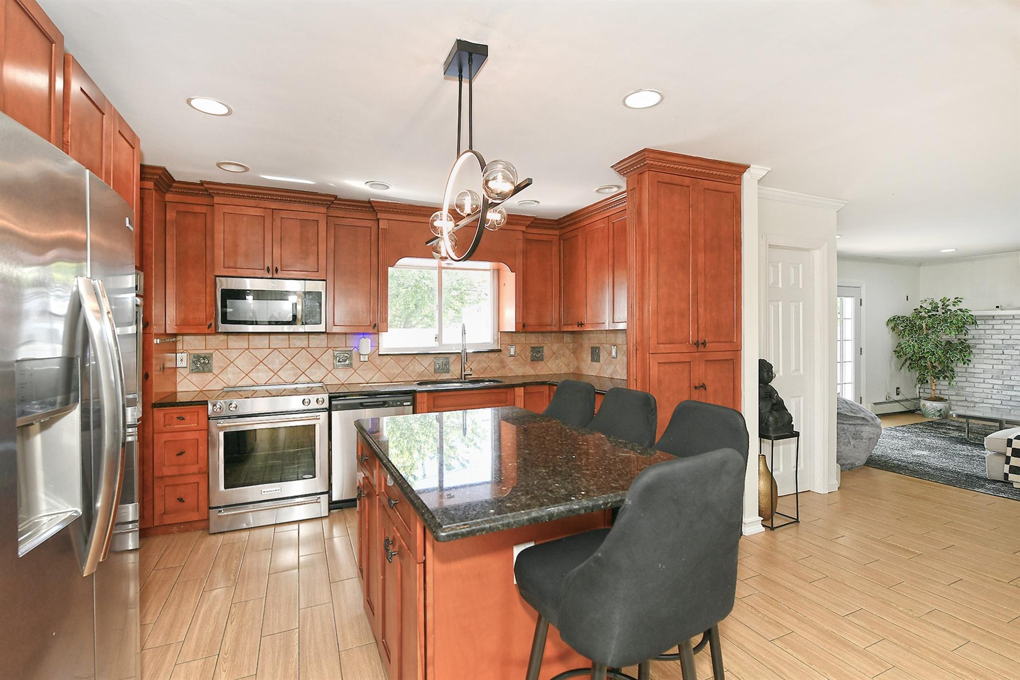 45 Longworth Avenue, Dix Hills, New York image 9