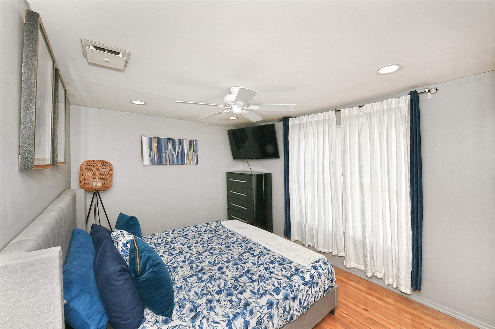 45 Longworth Avenue, Dix Hills, New York image 33