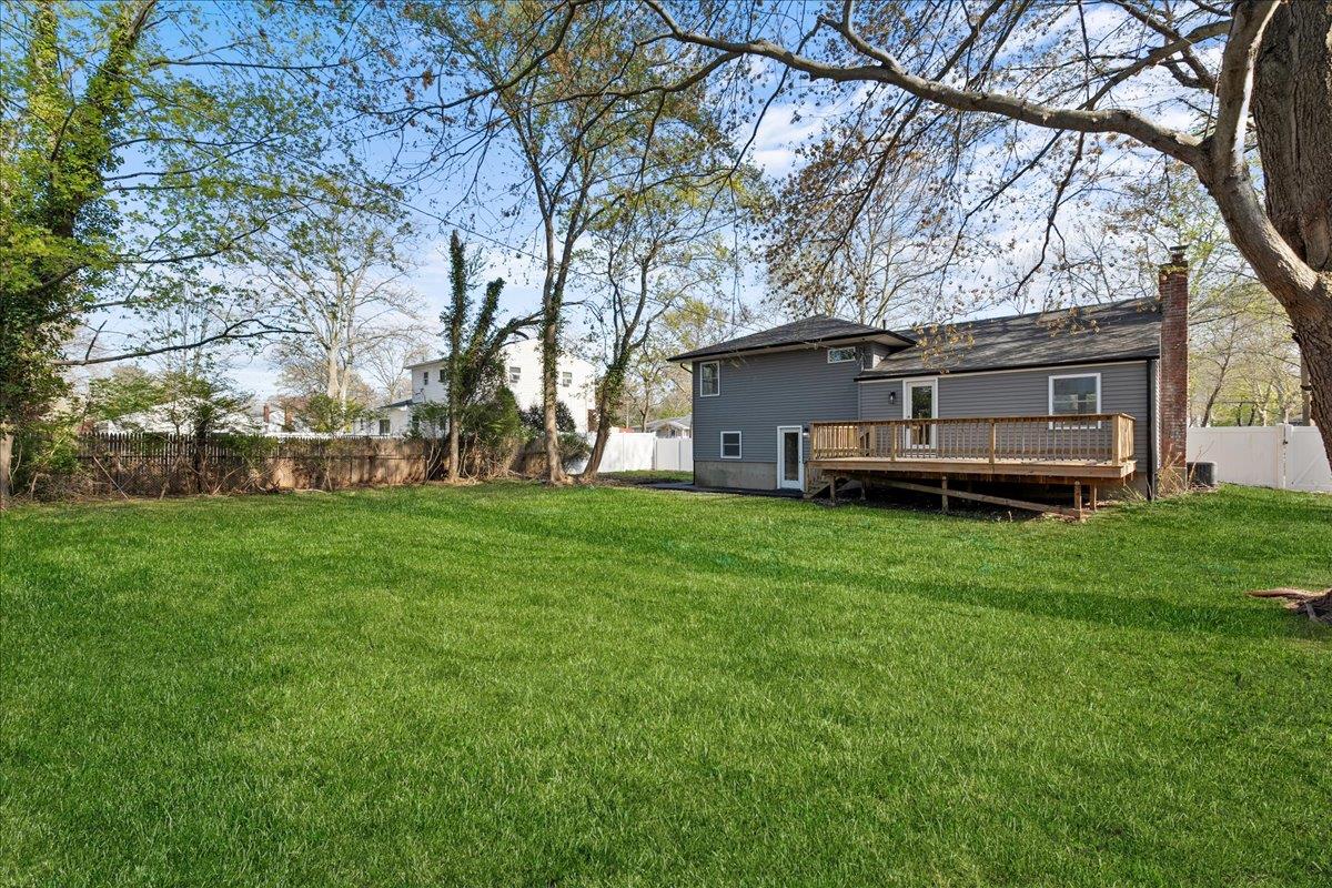 7 Rainbow Drive, Hauppauge, New York image 27
