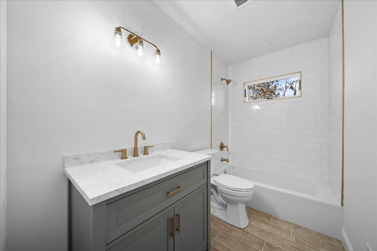 7 Rainbow Drive, Hauppauge, New York image 11