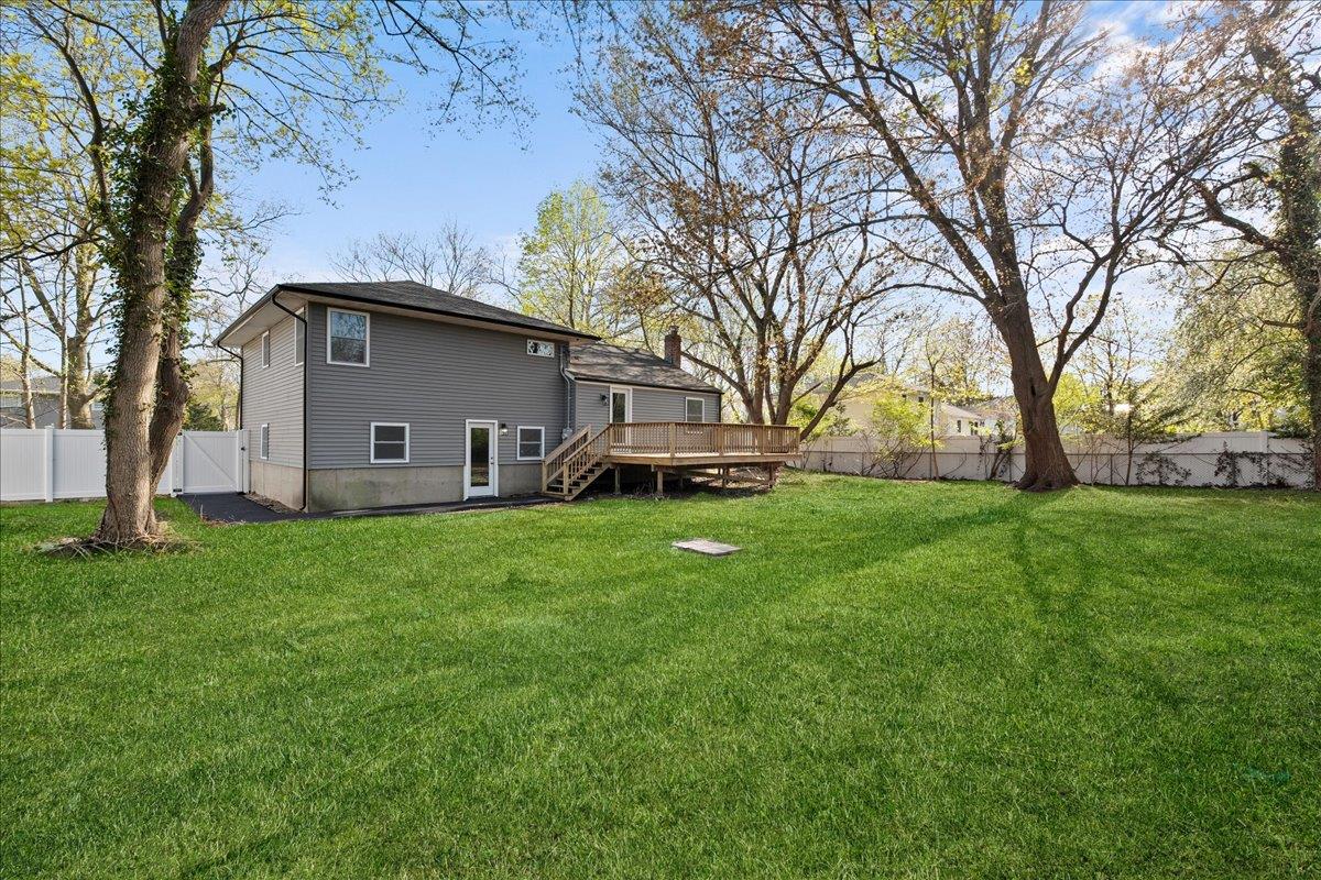 7 Rainbow Drive, Hauppauge, New York image 28