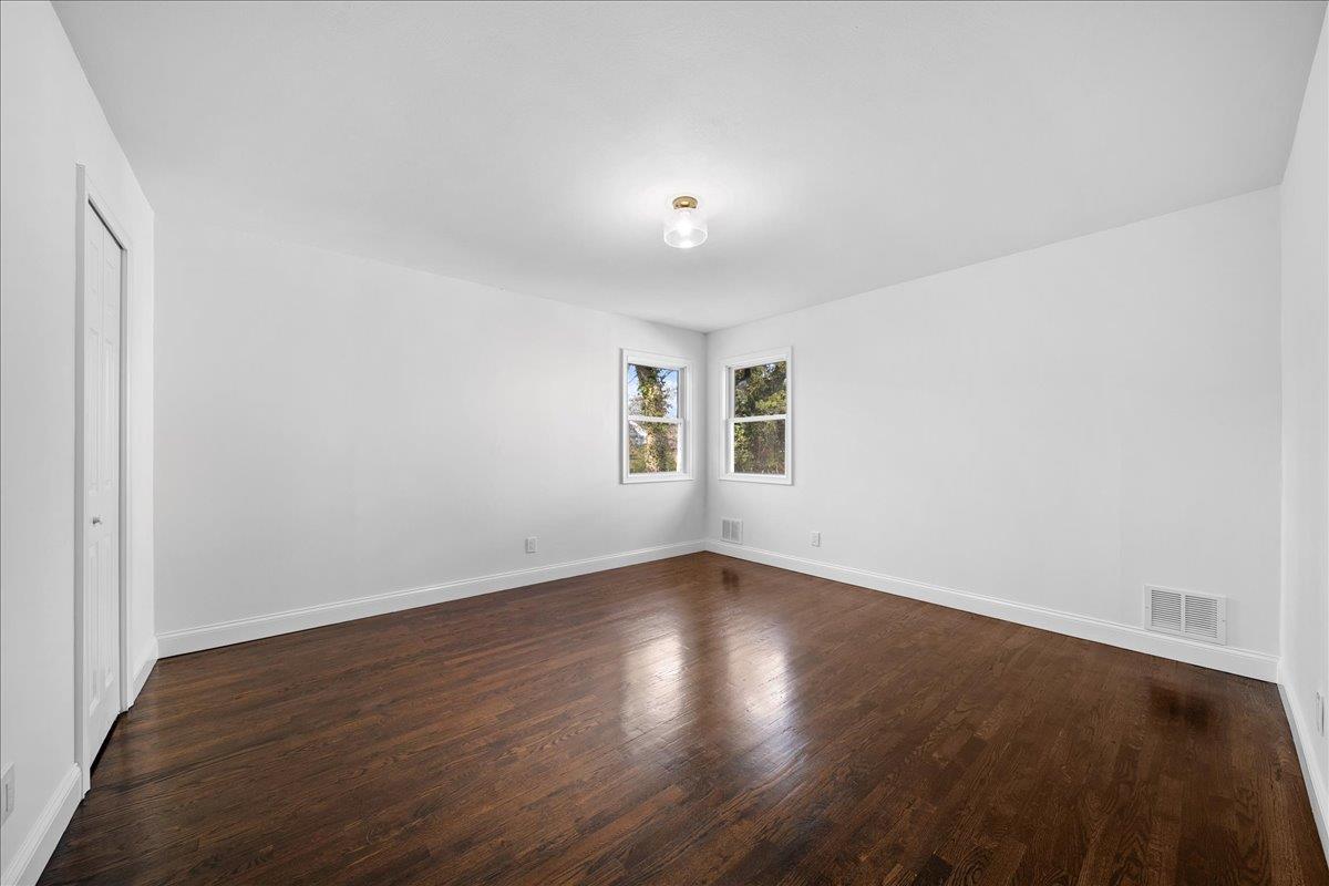 7 Rainbow Drive, Hauppauge, New York image 20
