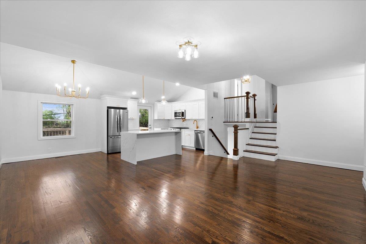 7 Rainbow Drive, Hauppauge, New York image 5
