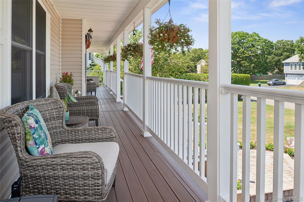 Photo of 8 Sinnickson Road, Center Moriches, NY 11934 (MLS # 963995)