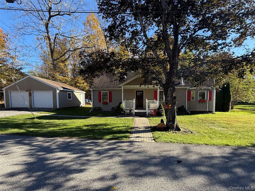 Photo of 4 Pine Lane, Hopewell Junction, NY 12533 (MLS # 922634)
