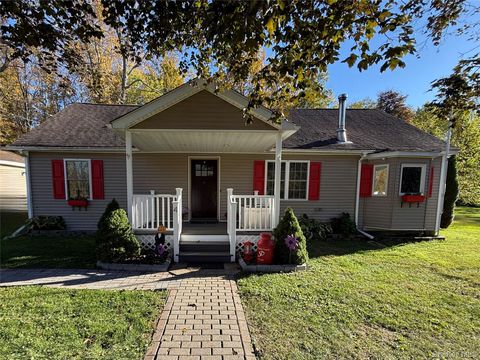 Photo of 4 Pine Lane, Hopewell Junction, NY 12533 (MLS # 922634)
