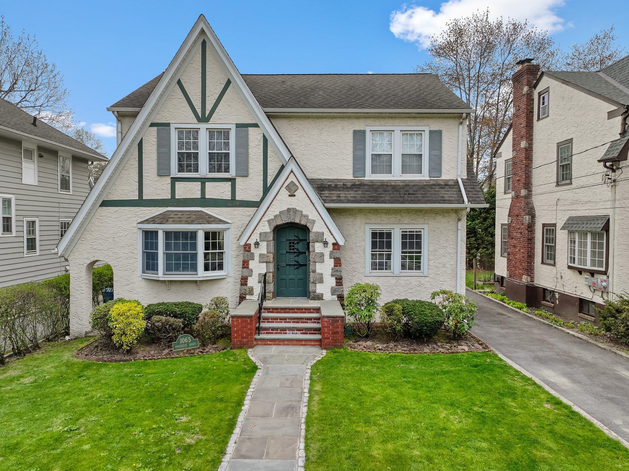 1065 Washington Avenue, Pelham, New York image 28