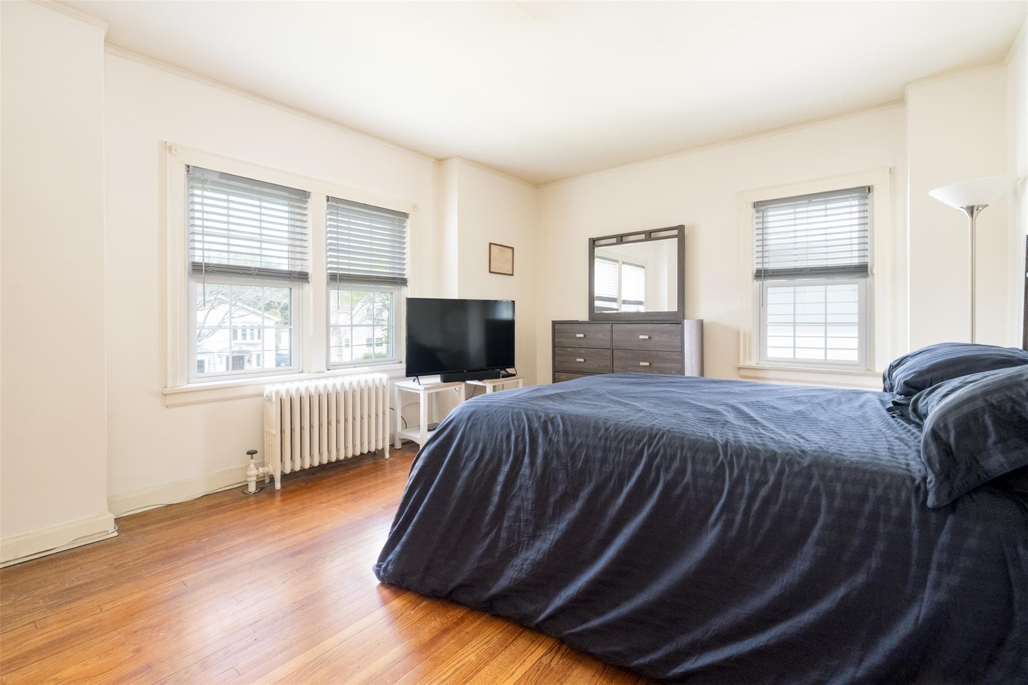 1065 Washington Avenue, Pelham, New York image 16
