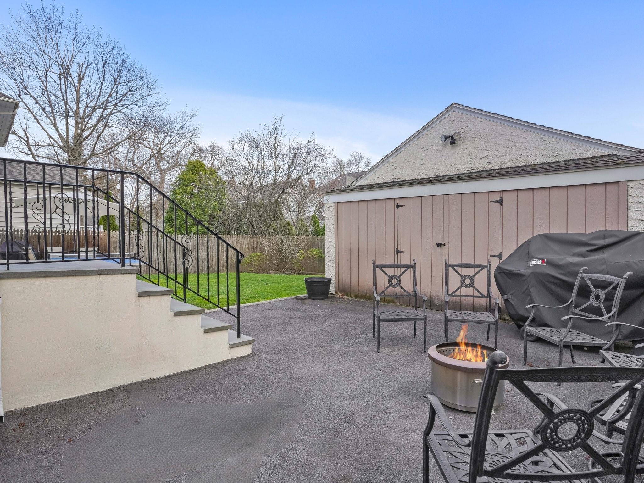 1065 Washington Avenue, Pelham, New York image 32