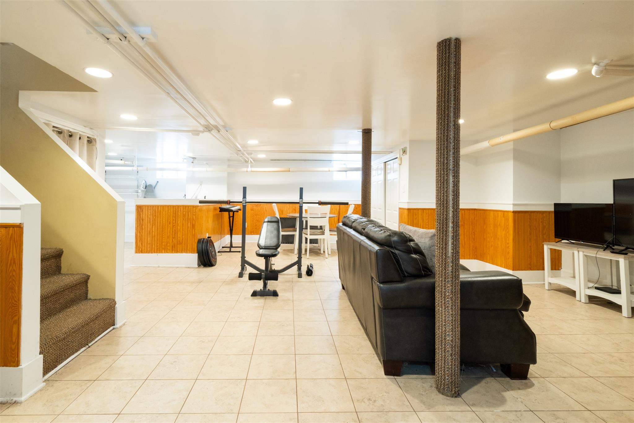1065 Washington Avenue, Pelham, New York image 23