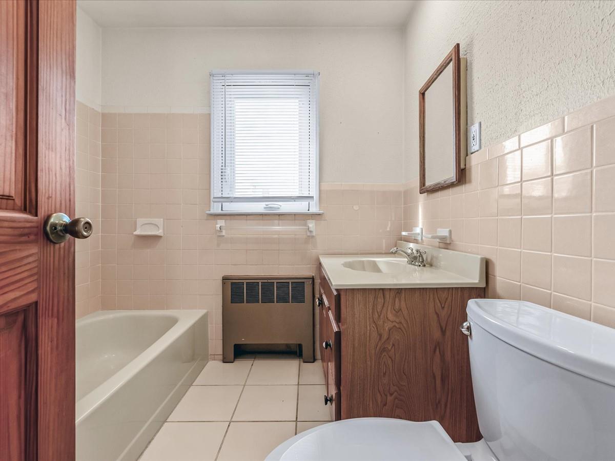 430 Bayview Avenue, Amityville, New York image 18