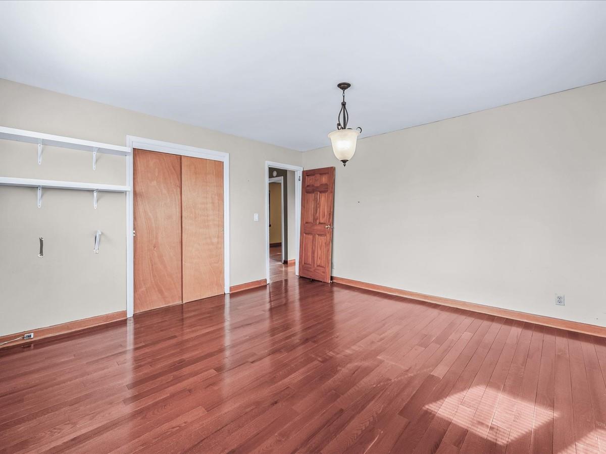 430 Bayview Avenue, Amityville, New York image 15