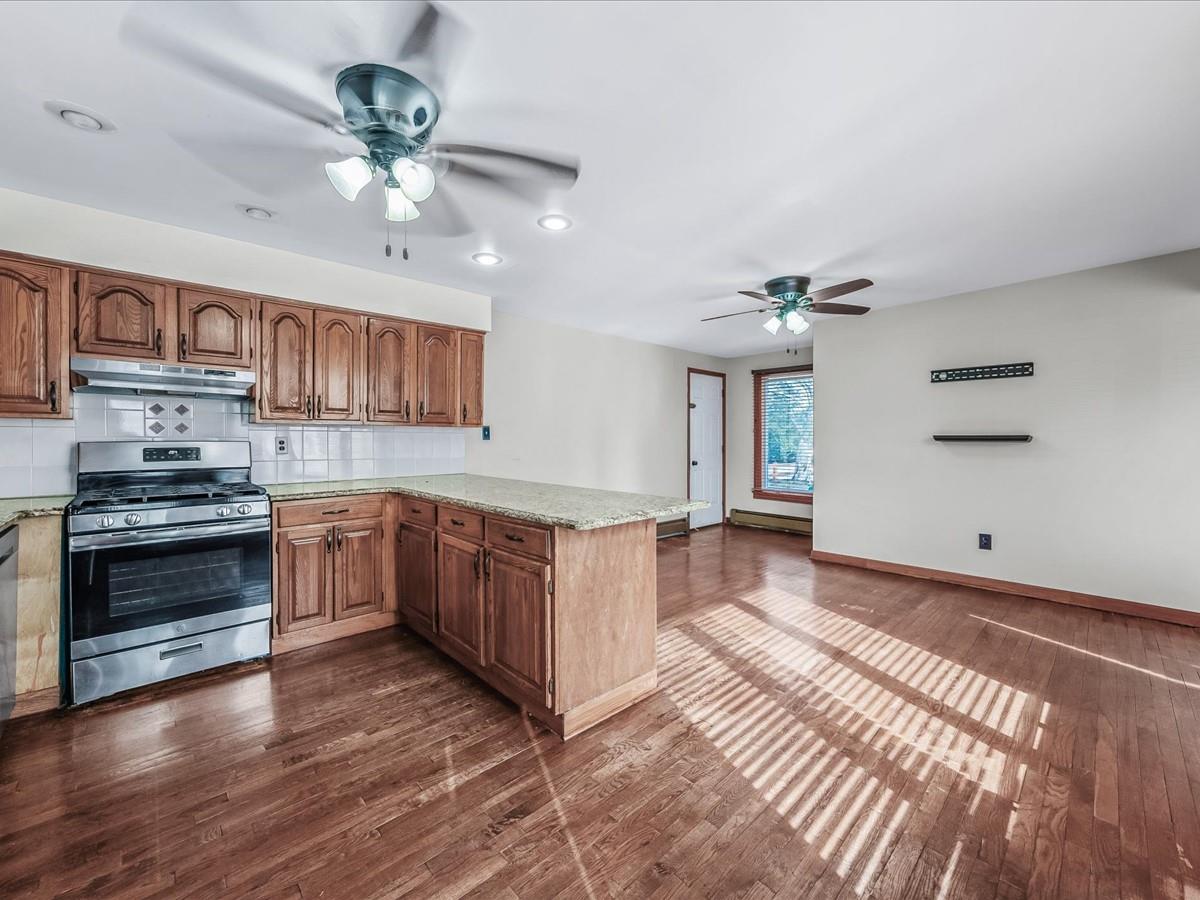 430 Bayview Avenue, Amityville, New York image 13