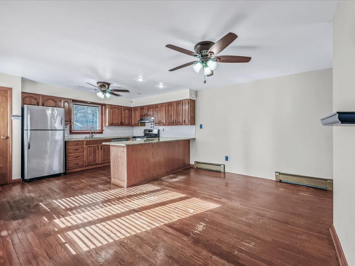 430 Bayview Avenue, Amityville, New York image 8