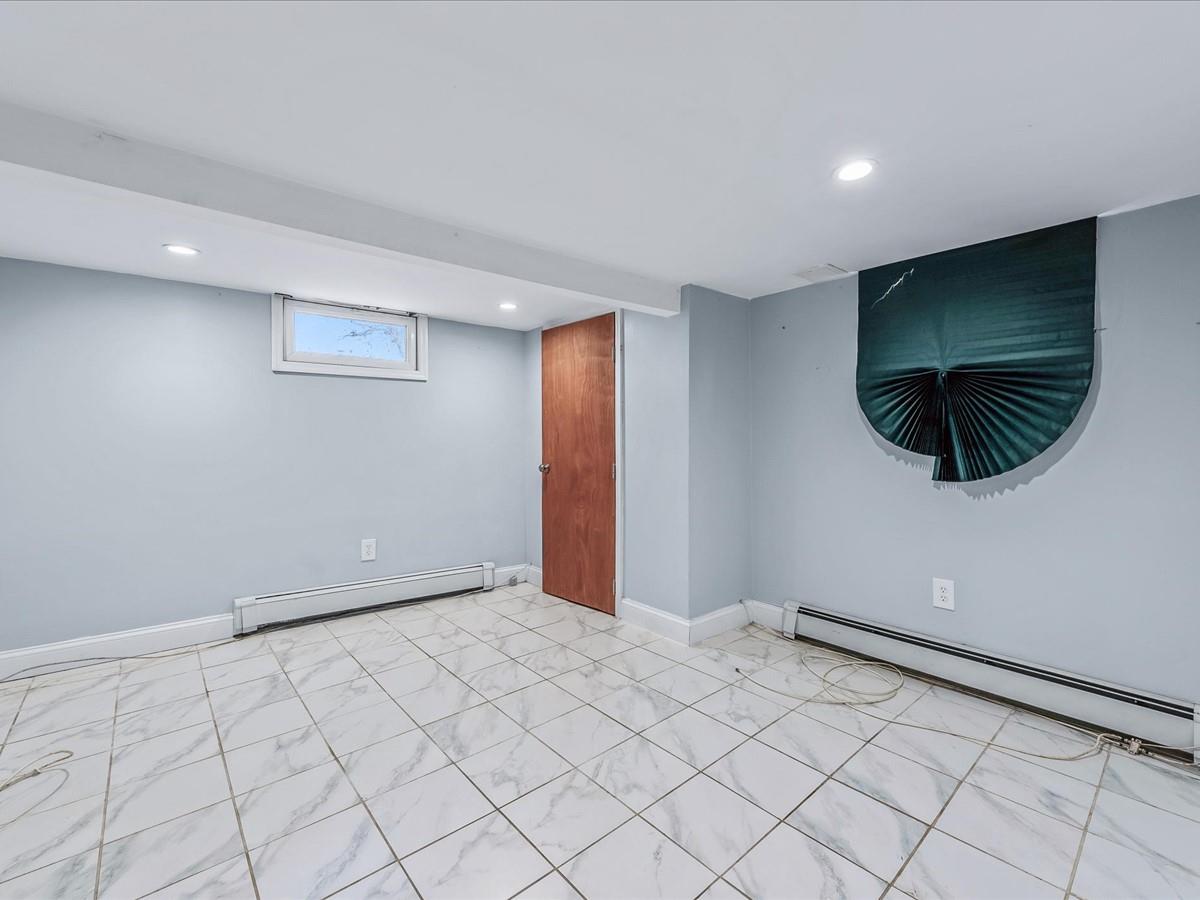430 Bayview Avenue, Amityville, New York image 26