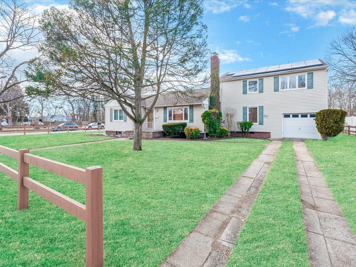430 Bayview Avenue, Amityville, New York image 2