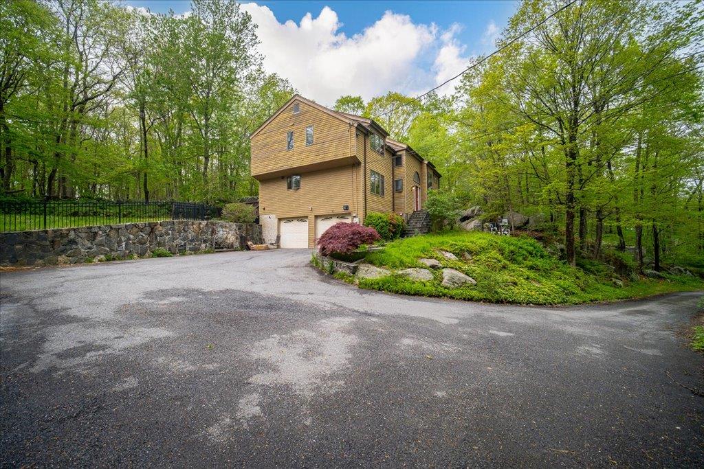 212 Elmwood Road, South Salem, New York image 27