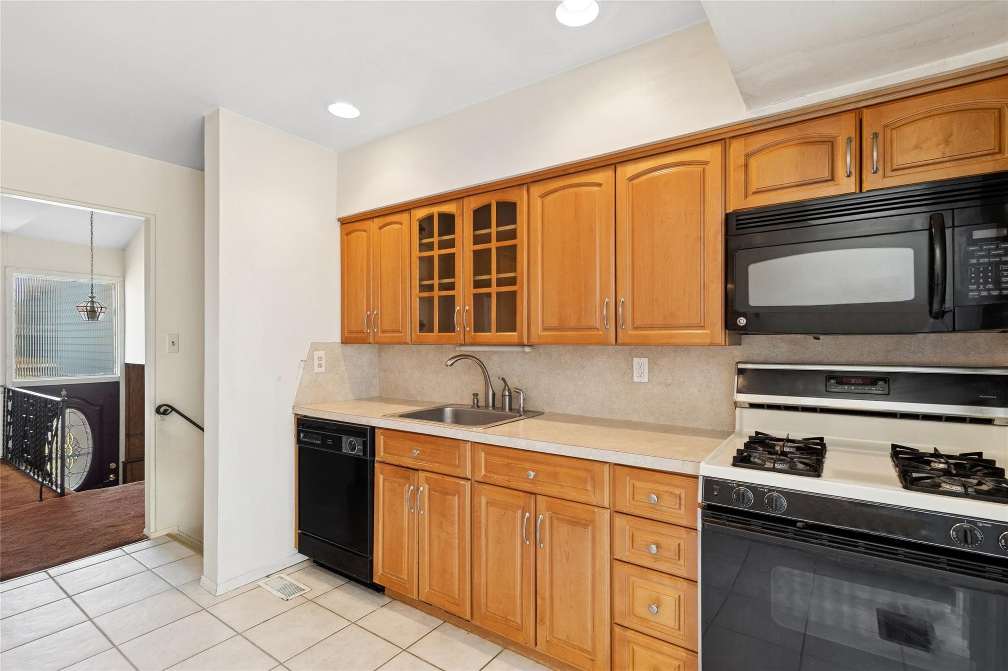 56 Hayrick Lane, Commack, New York image 22