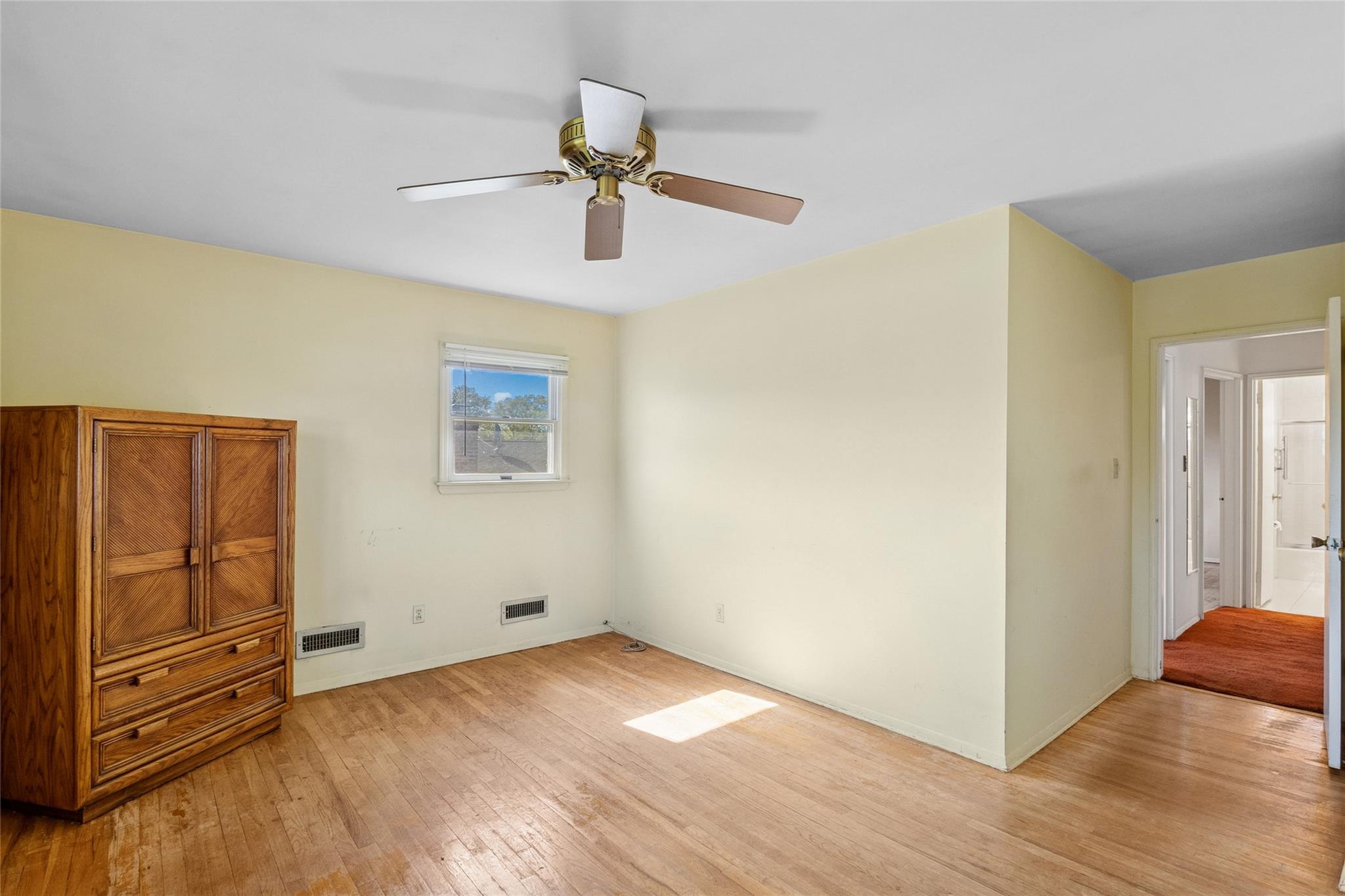 56 Hayrick Lane, Commack, New York image 33