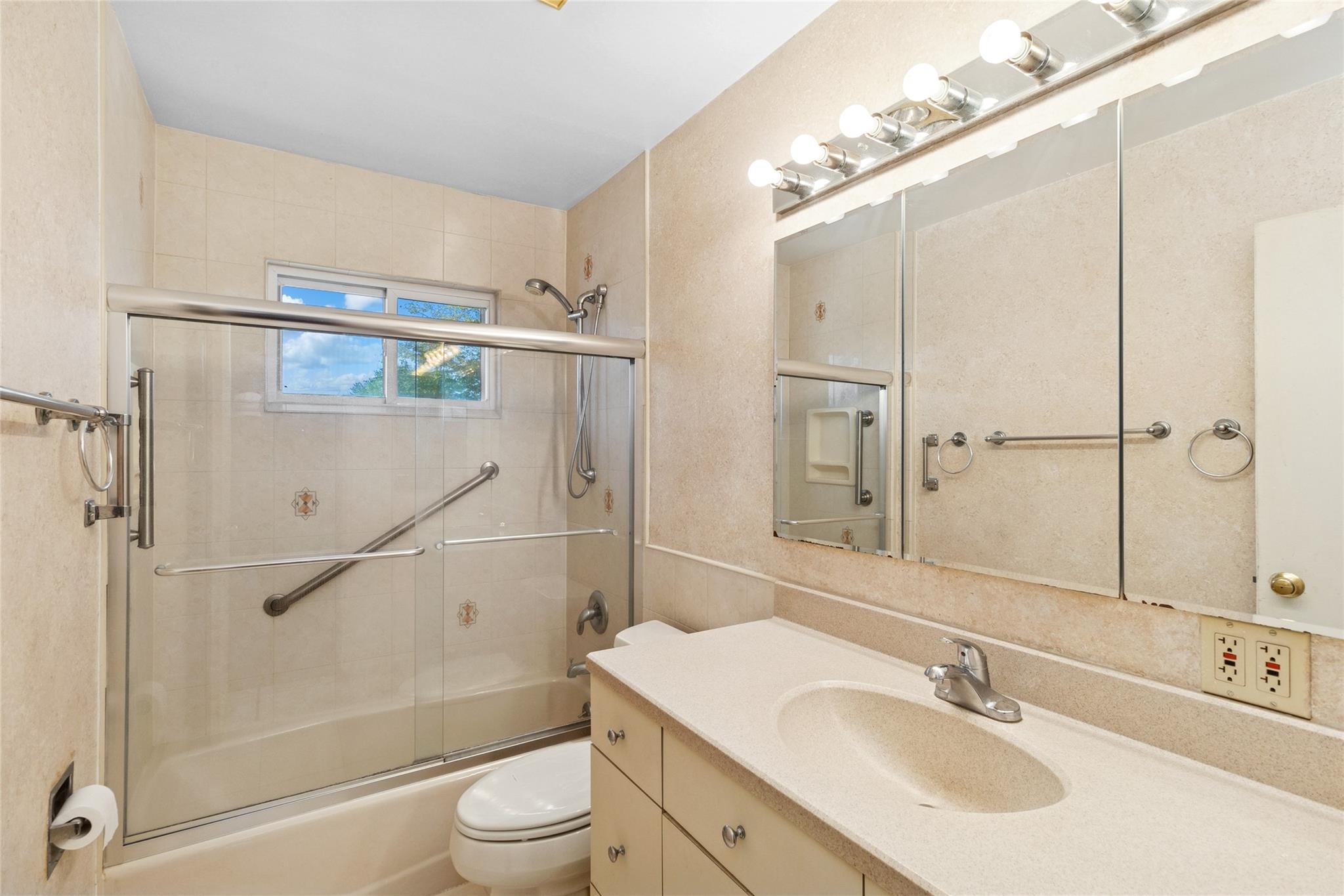 56 Hayrick Lane, Commack, New York image 34