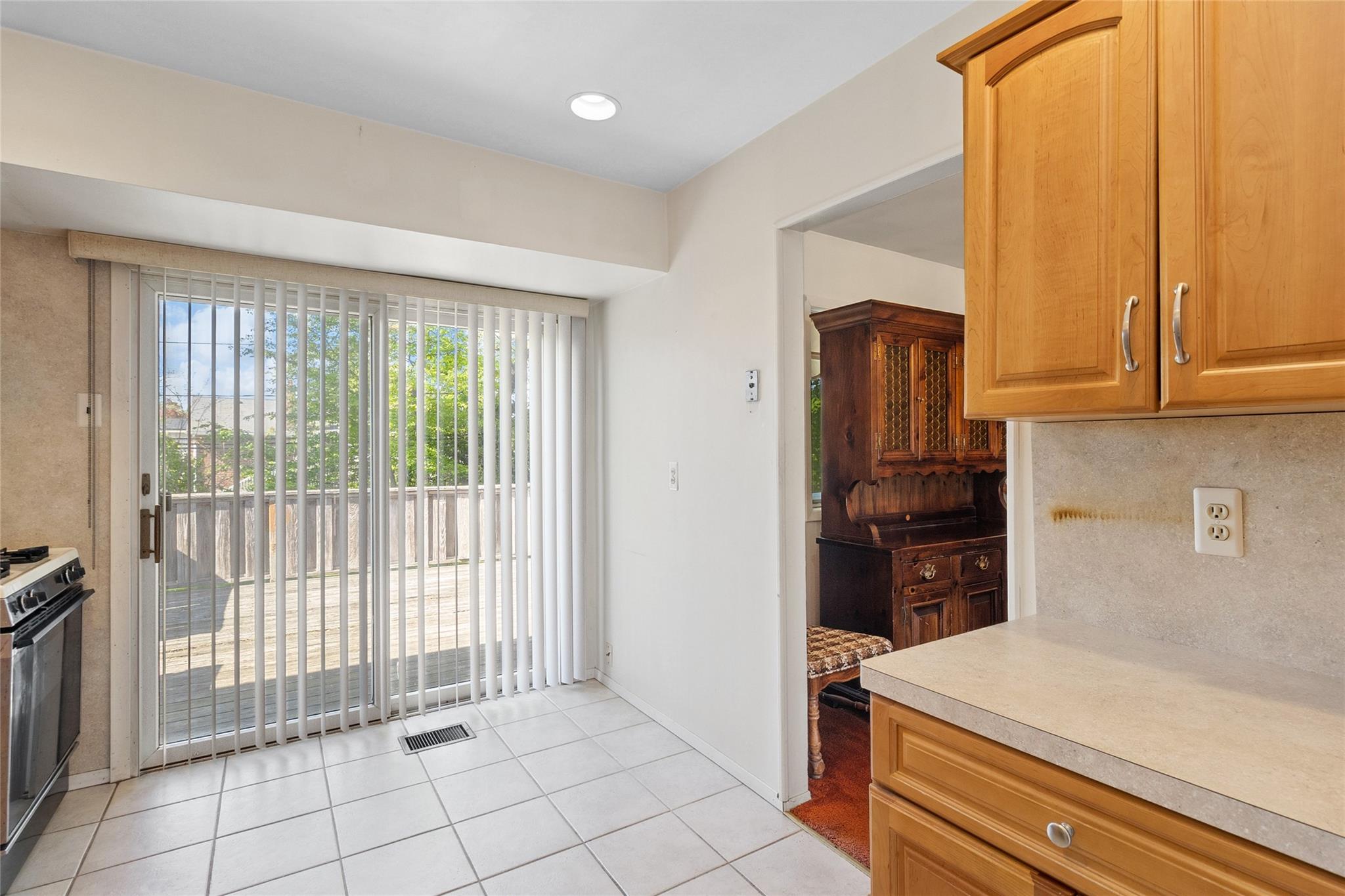 56 Hayrick Lane, Commack, New York image 23
