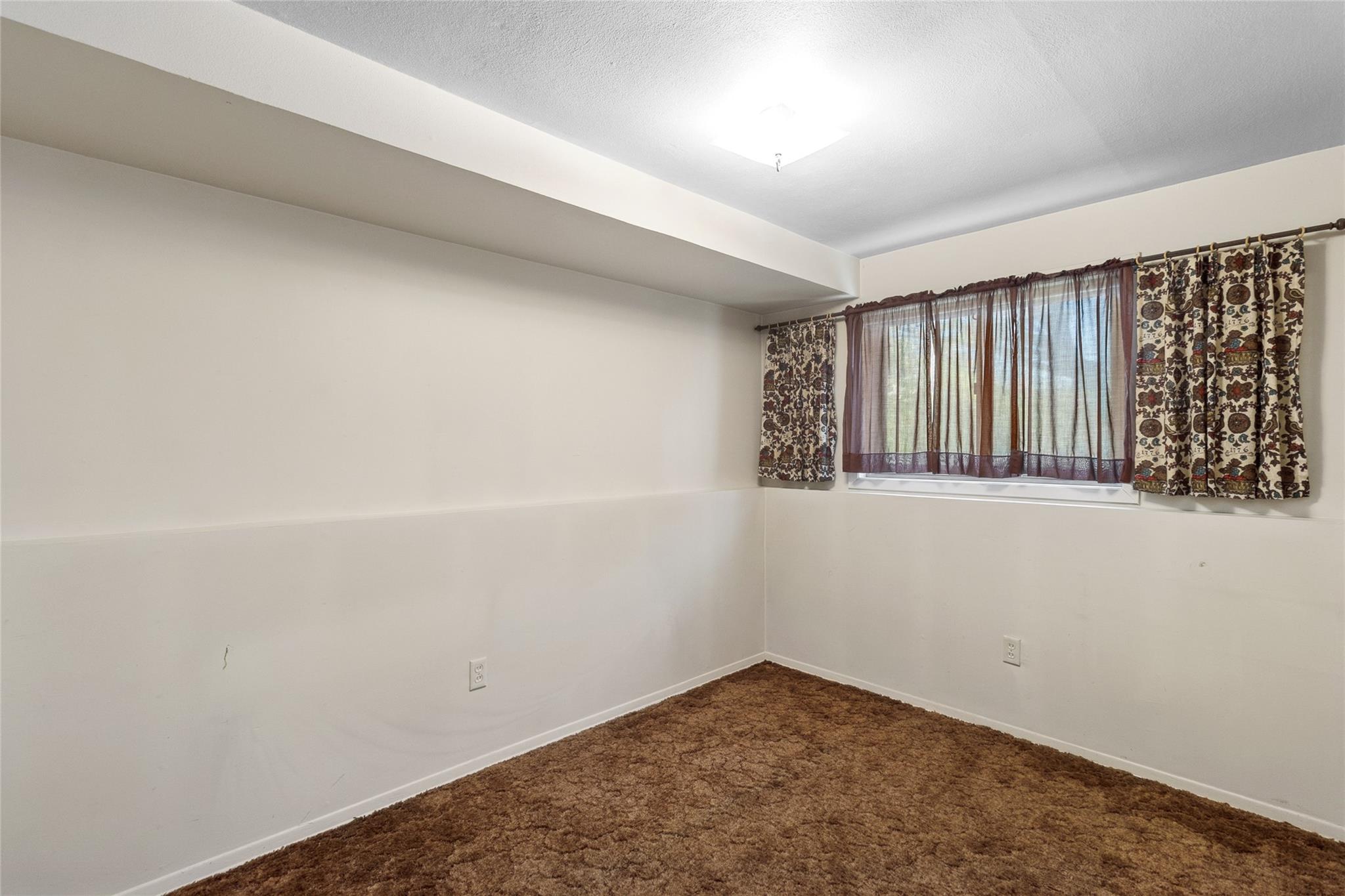 56 Hayrick Lane, Commack, New York image 27