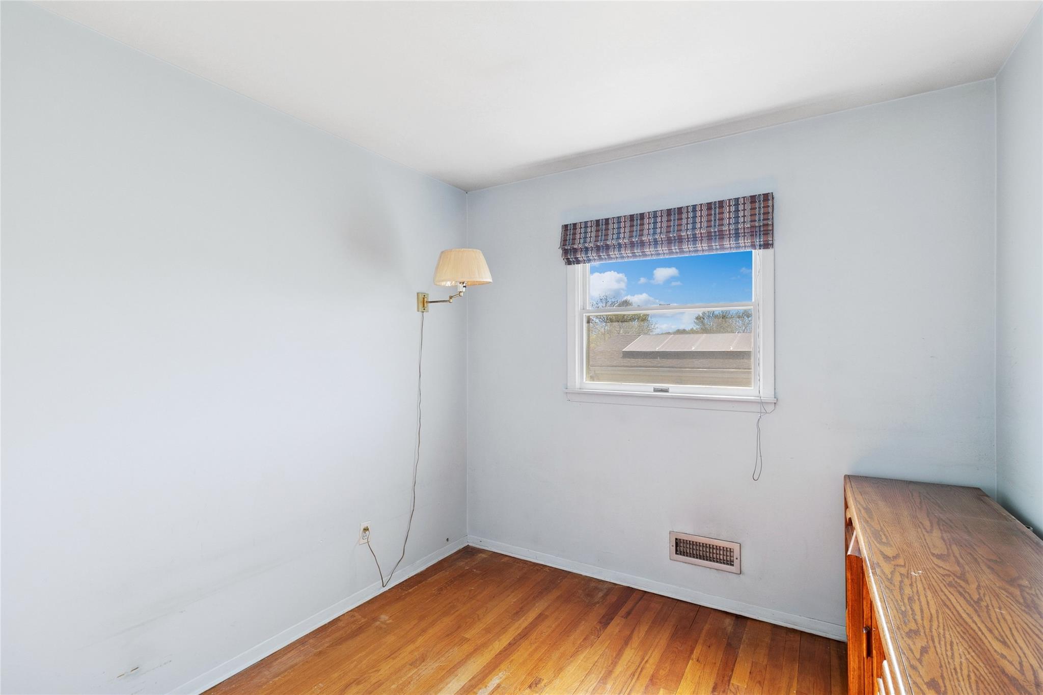 56 Hayrick Lane, Commack, New York image 31