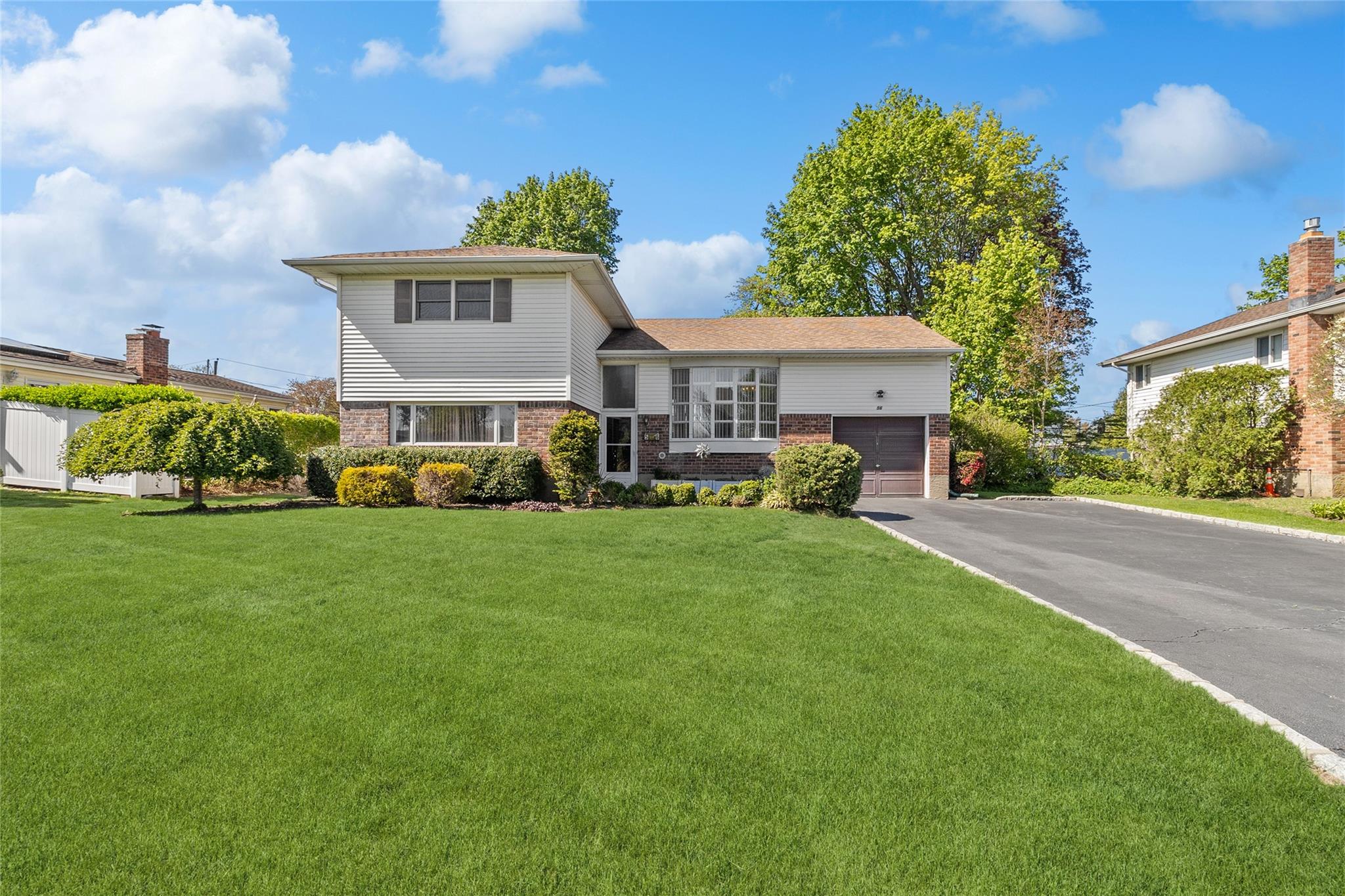 56 Hayrick Lane, Commack, New York image 3