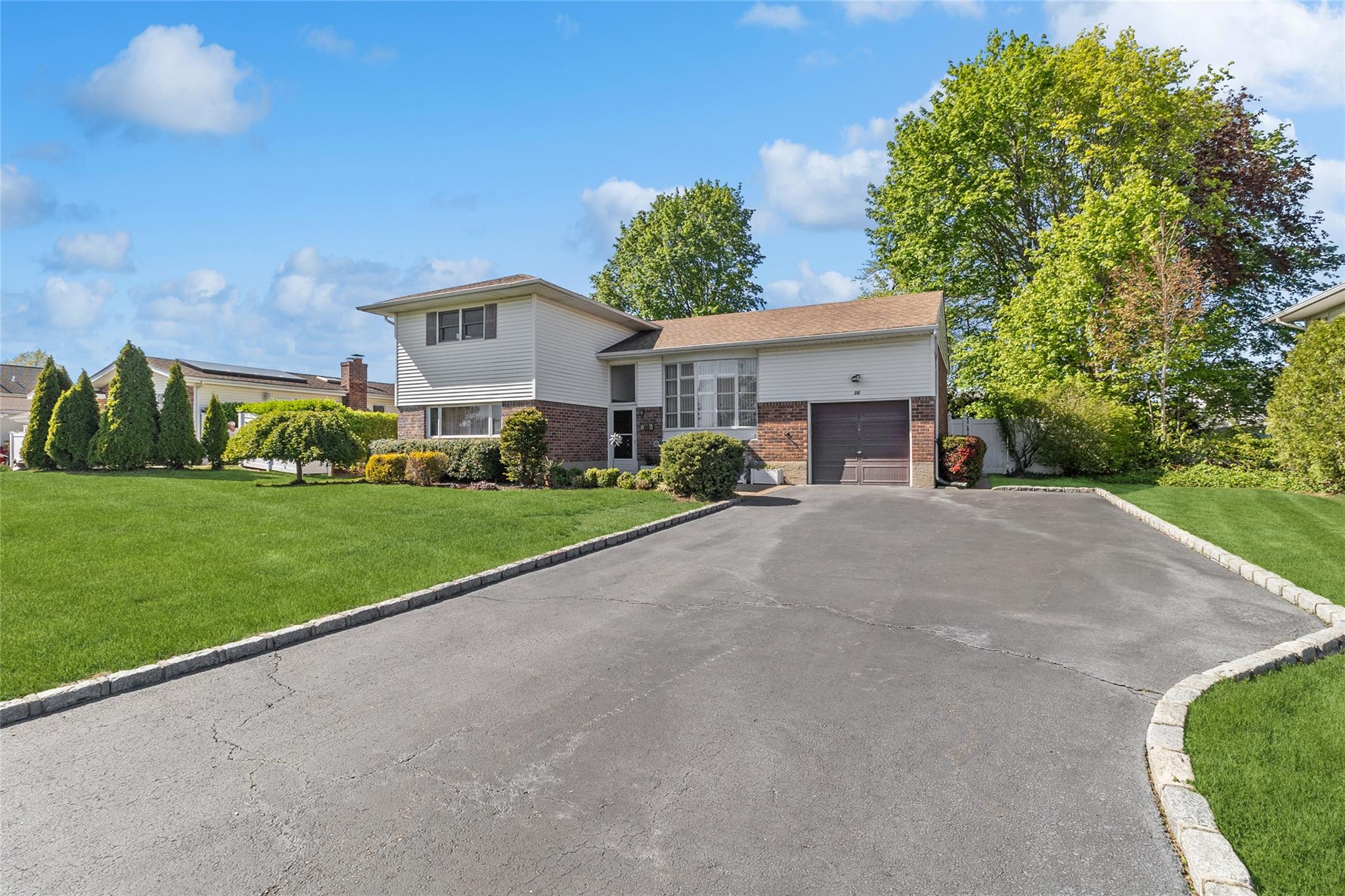 56 Hayrick Lane, Commack, New York image 2