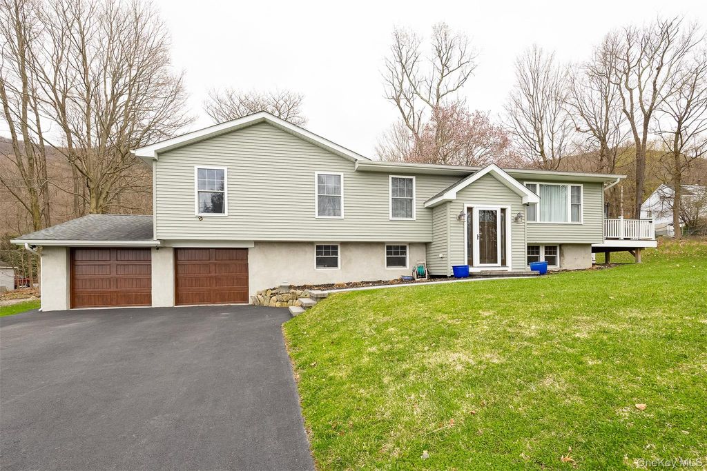 Photo of 8 Willow Road, Beacon, NY 12508 (MLS # 978875)