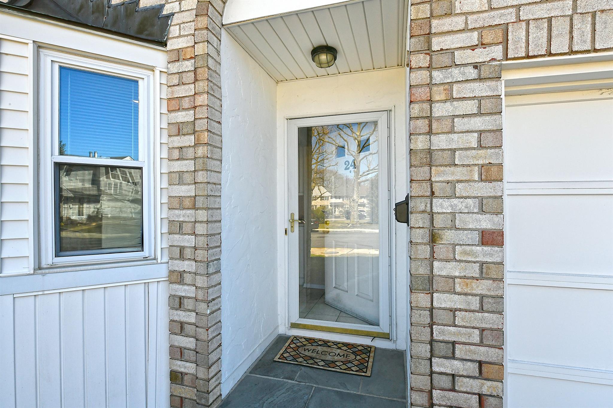 24 N Manors Drive, Jericho, Florida image 4