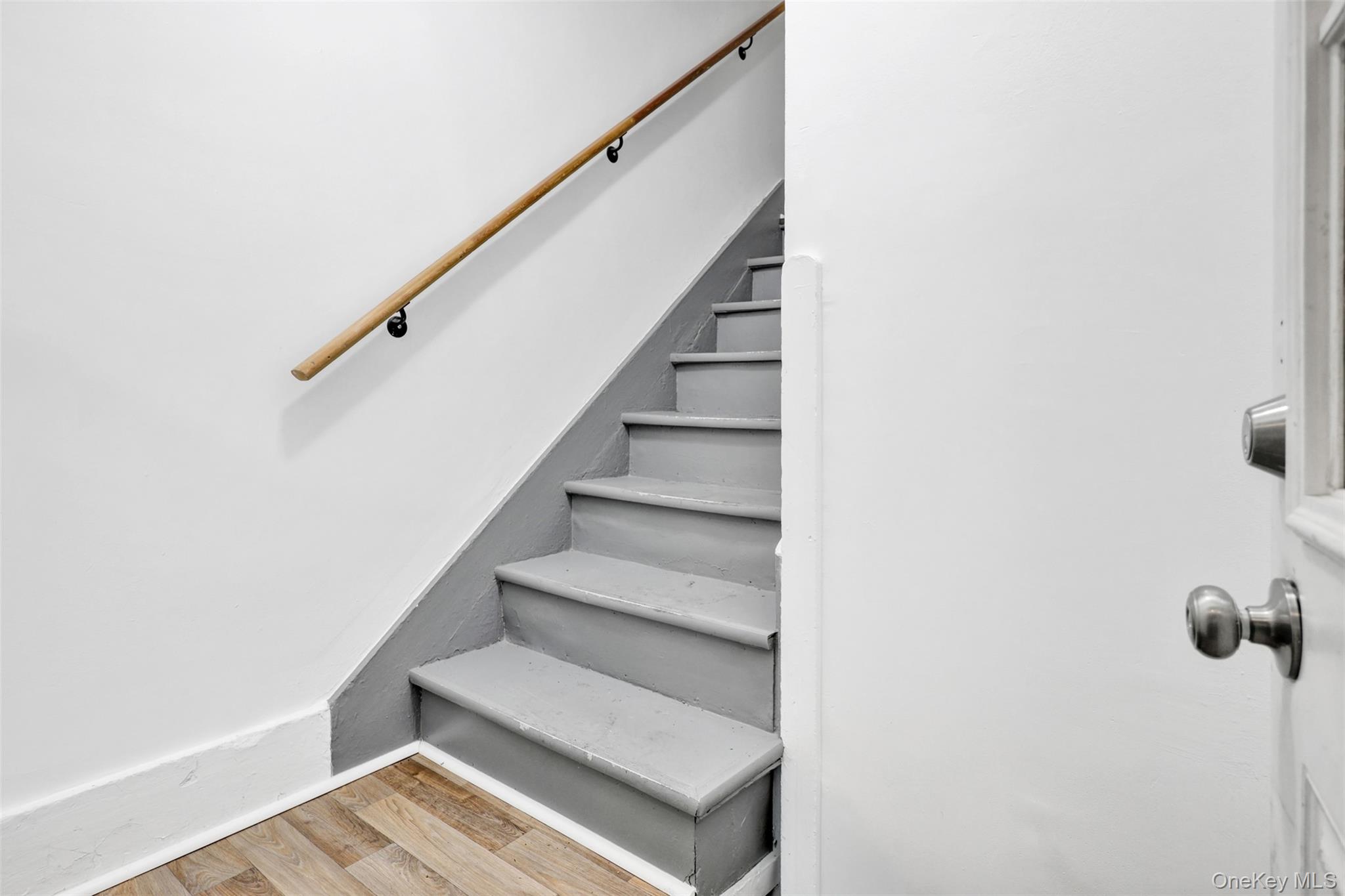24 Pleasant View Avenue