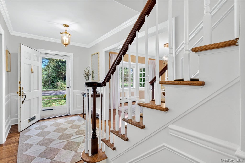 Photo of 602 Park Avenue, Manhasset, NY 11030 (MLS # 1050021)