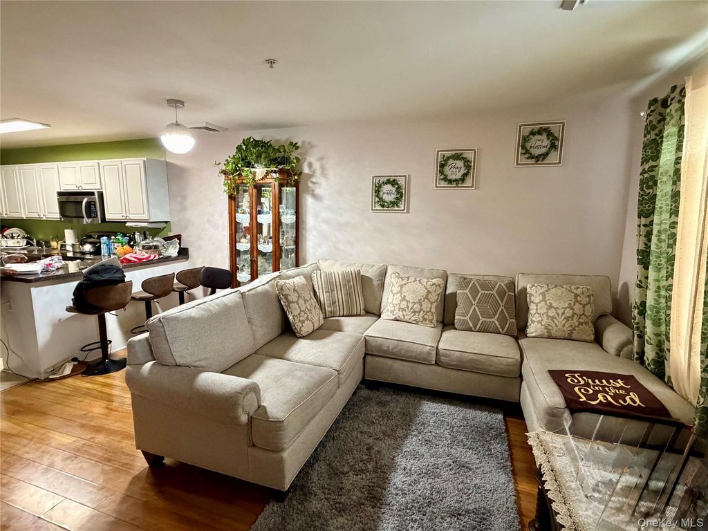 Photo of 203 Willow Lane, Valley Stream, NY 11580 (MLS # 960893)