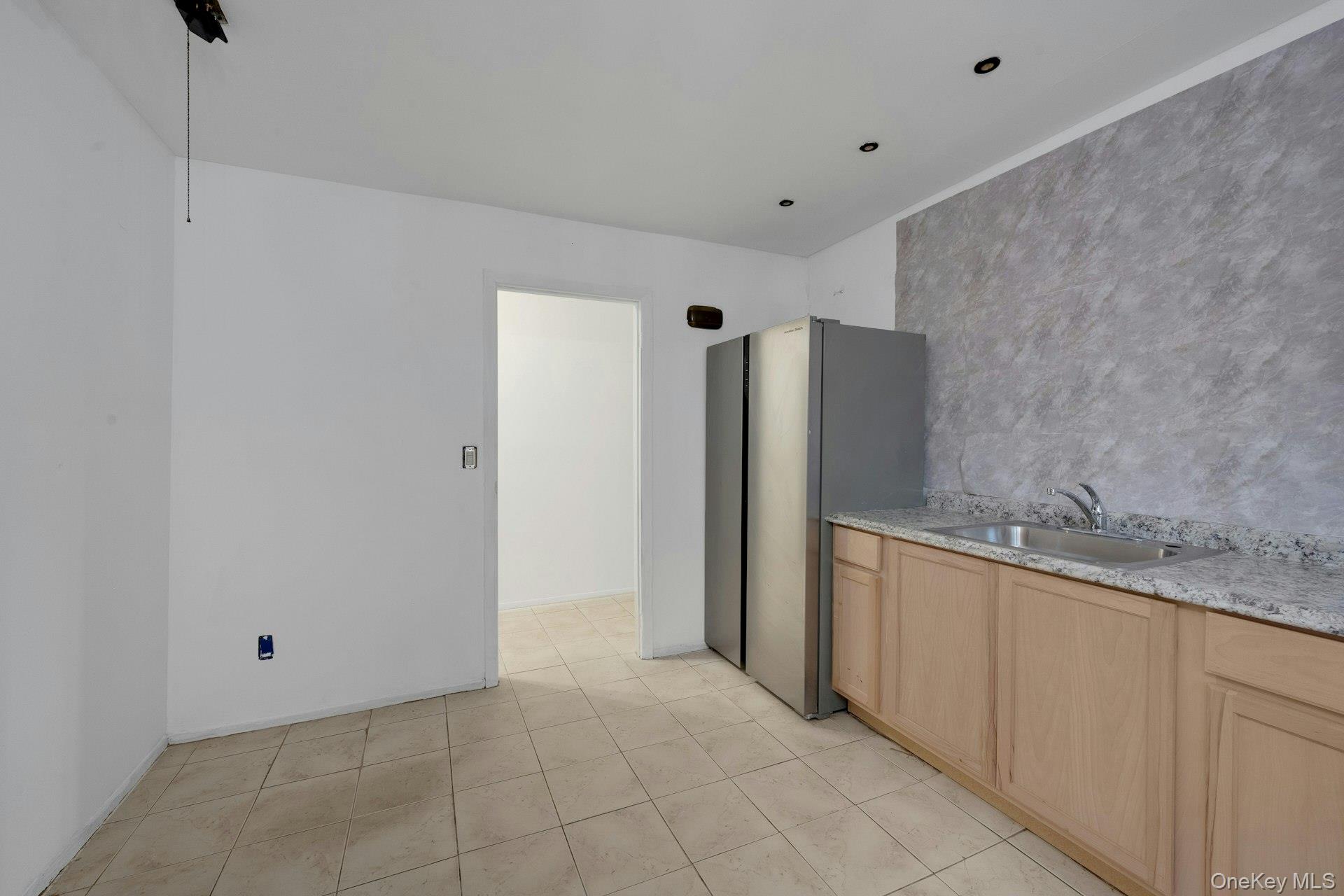 Yonkers, New York 10710, United States, 5 Bedrooms Bedrooms, ,4 BathroomsBathrooms,Residential,Active,249866
