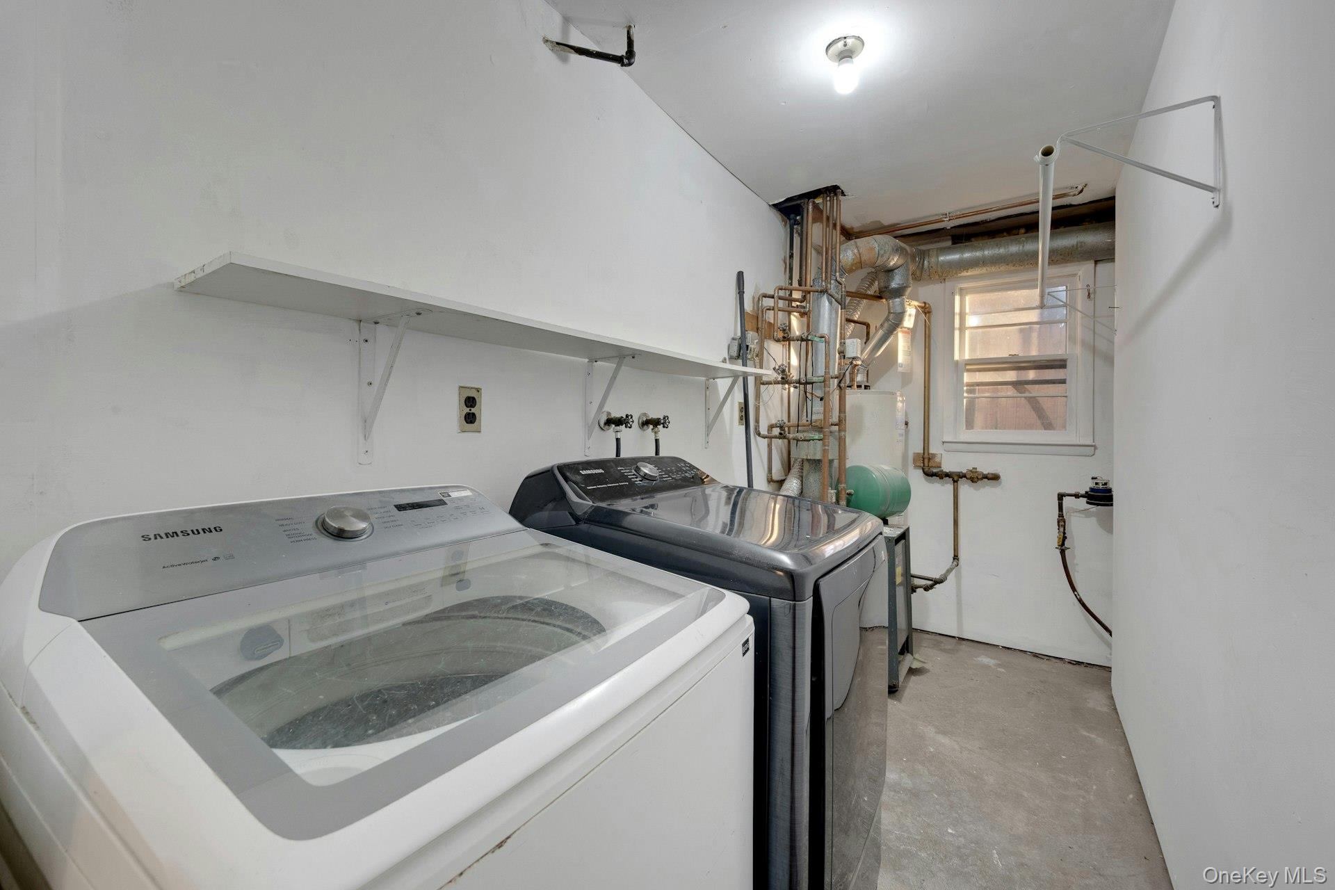 Yonkers, New York 10710, United States, 5 Bedrooms Bedrooms, ,4 BathroomsBathrooms,Residential,Active,249866