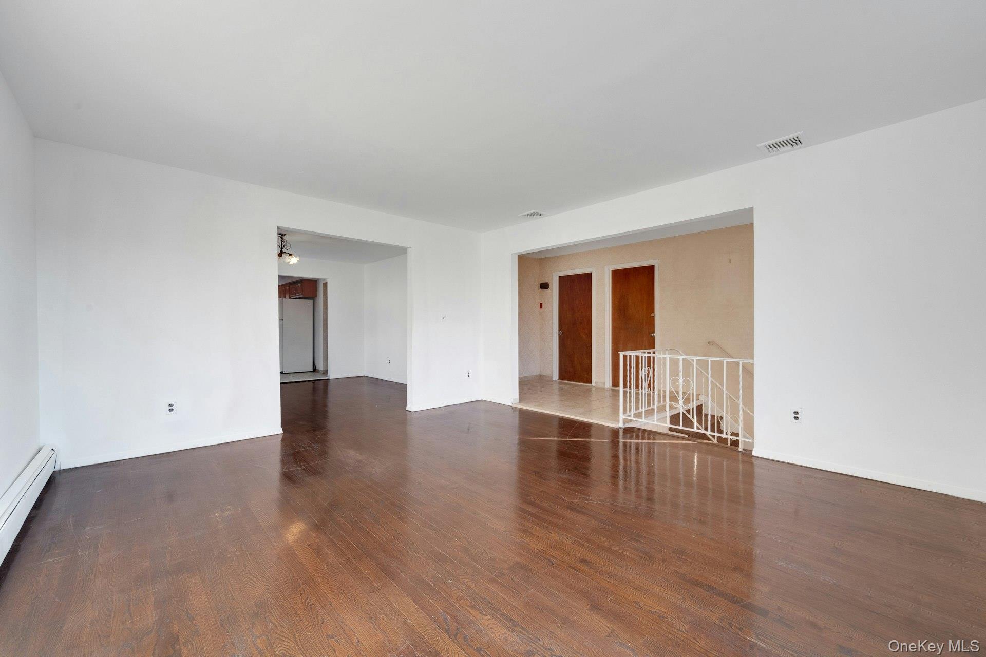 Yonkers, New York 10710, United States, 5 Bedrooms Bedrooms, ,4 BathroomsBathrooms,Residential,Active,249866