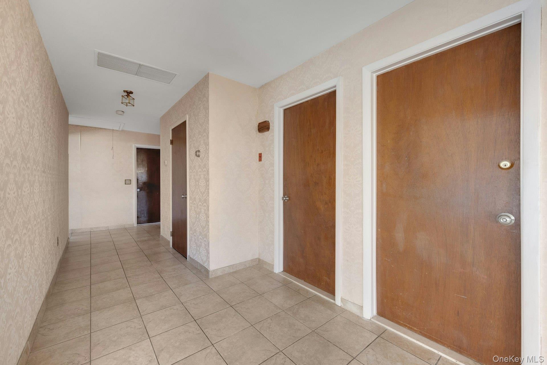 Yonkers, New York 10710, United States, 5 Bedrooms Bedrooms, ,4 BathroomsBathrooms,Residential,Active,249866