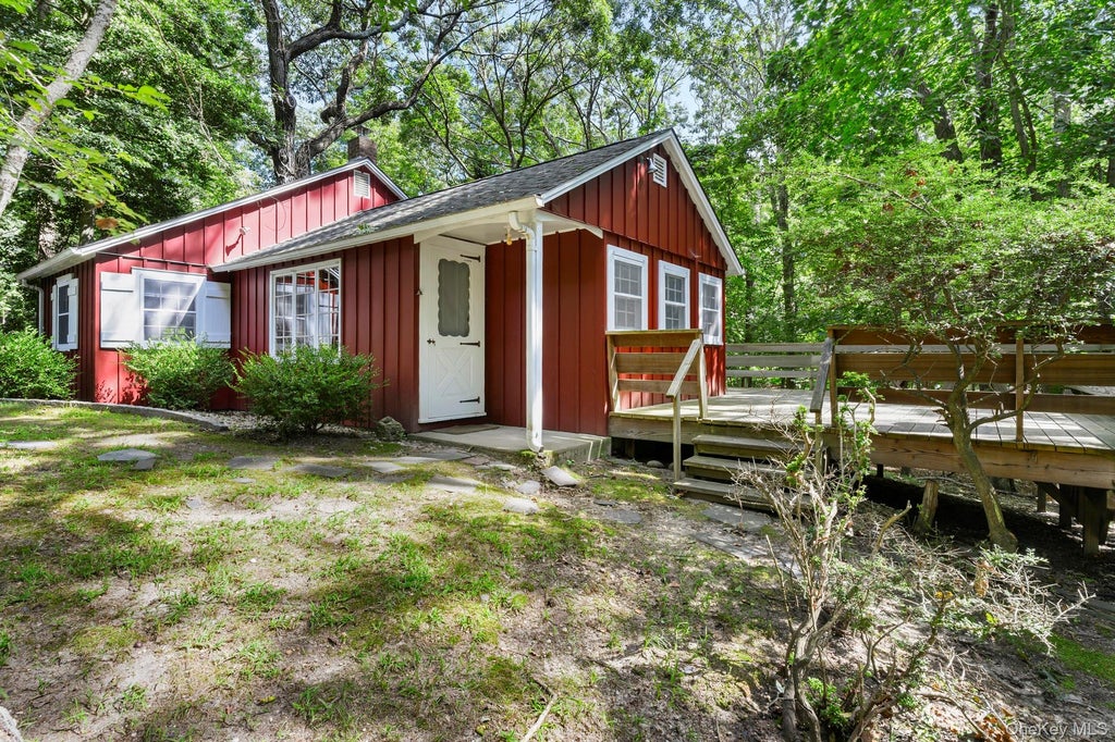Photo of 5730 Nassau Point Road, Cutchogue, NY 11935 (MLS # 1050224)