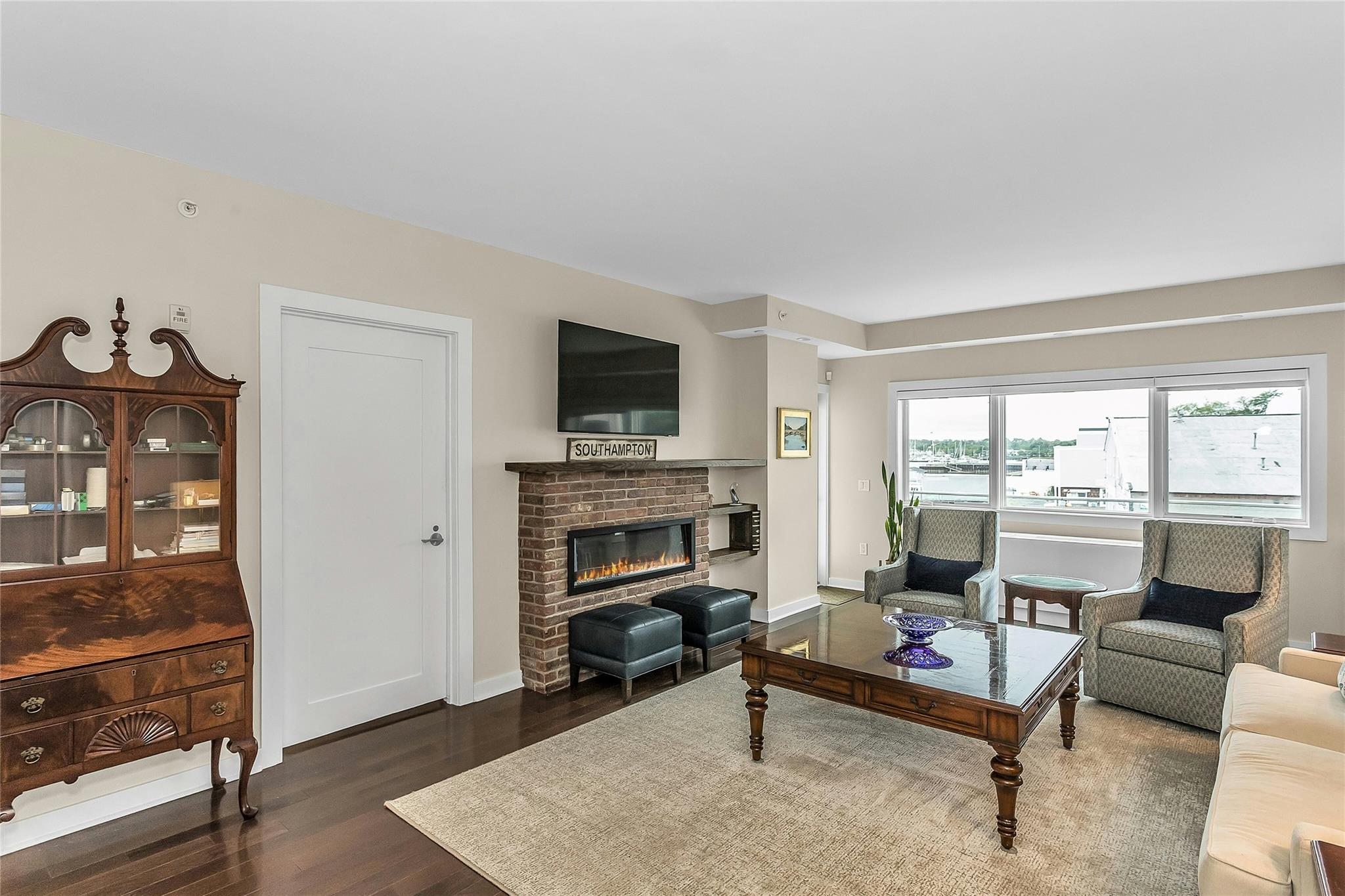 433 Main Street #203, Port Washington, New York image 2